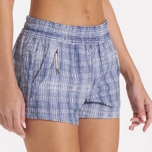 Vuori dash shorts- xsmall